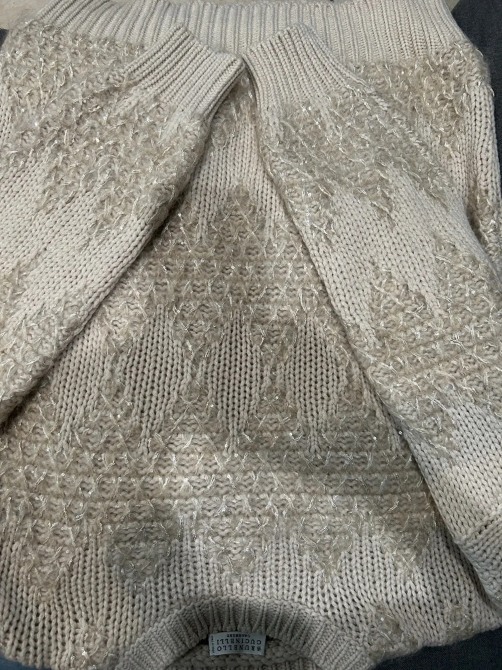 Brunello Cucinelli Cream Cashmere Crewneck Sweater with Metallic Stitching - Picture 4 of 5